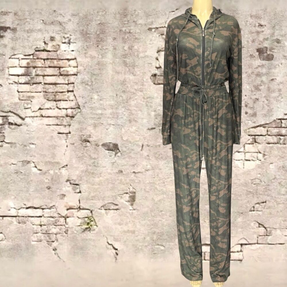Crazy Train Utility Jumpsuit Green Camo Adjustable Waist Hooded XL